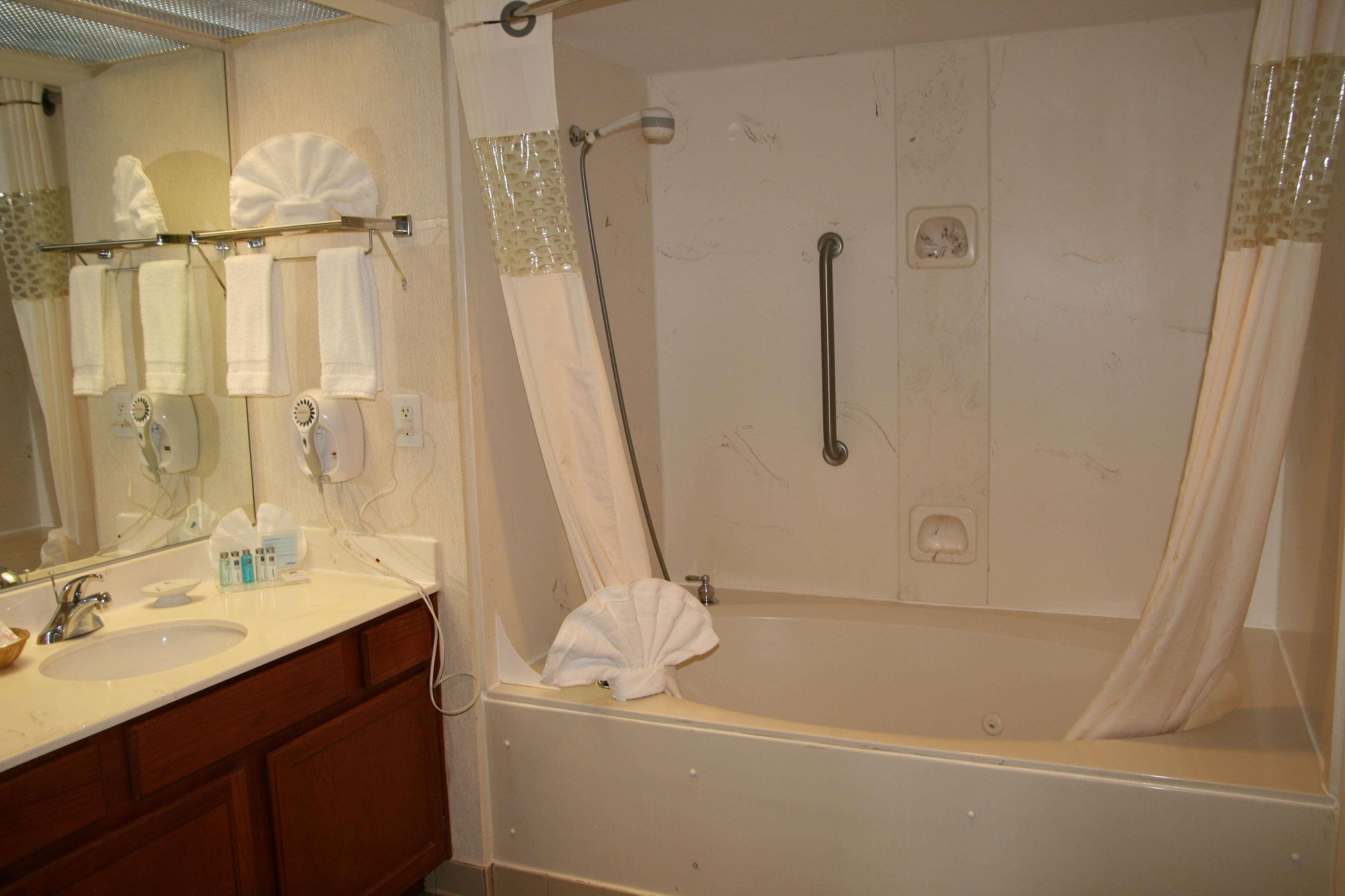 Hampton Inn & Suites Atlanta-Galleria Смирна Номер фото
