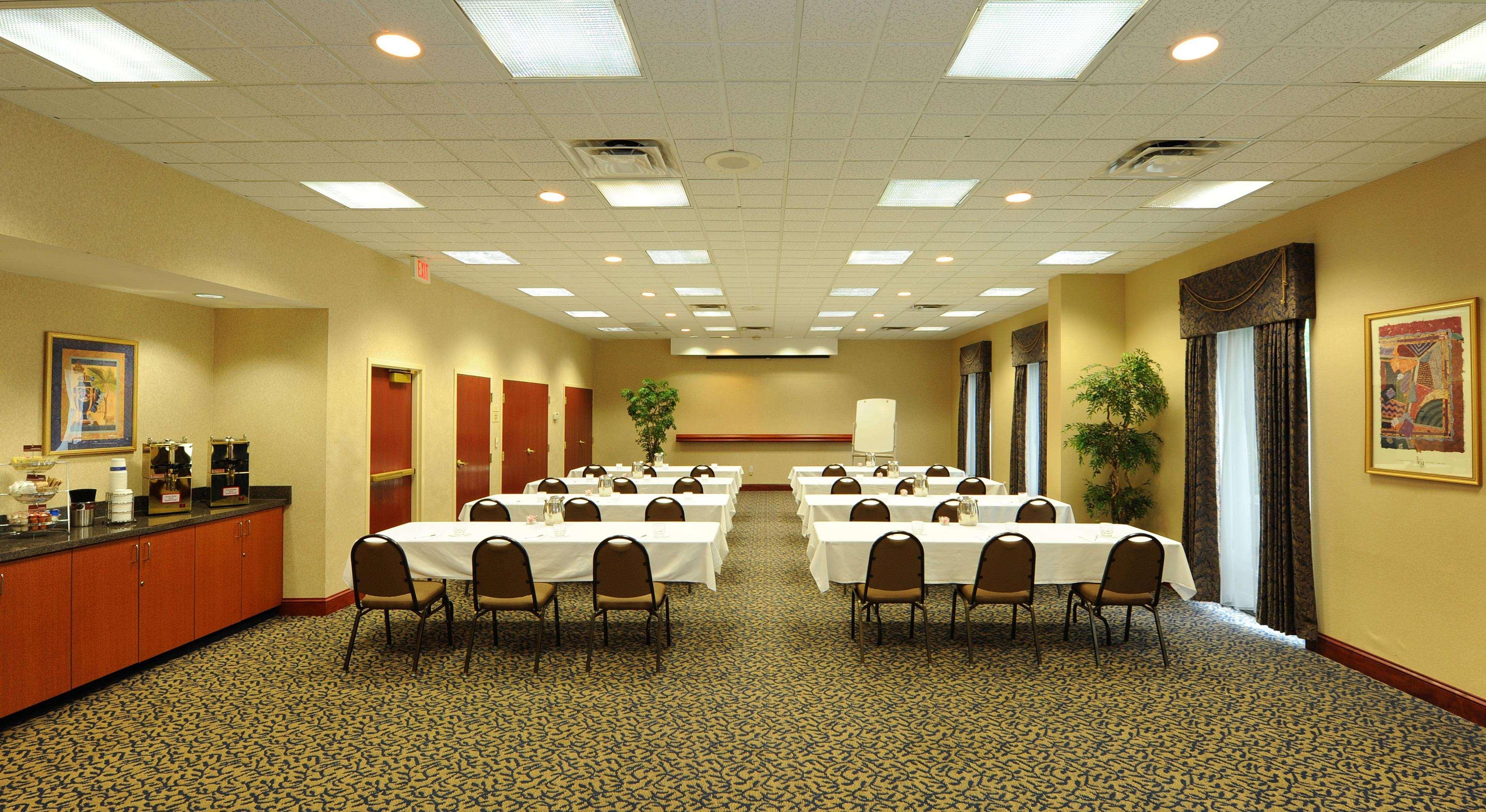 Hampton Inn & Suites Atlanta-Galleria Смирна Экстерьер фото