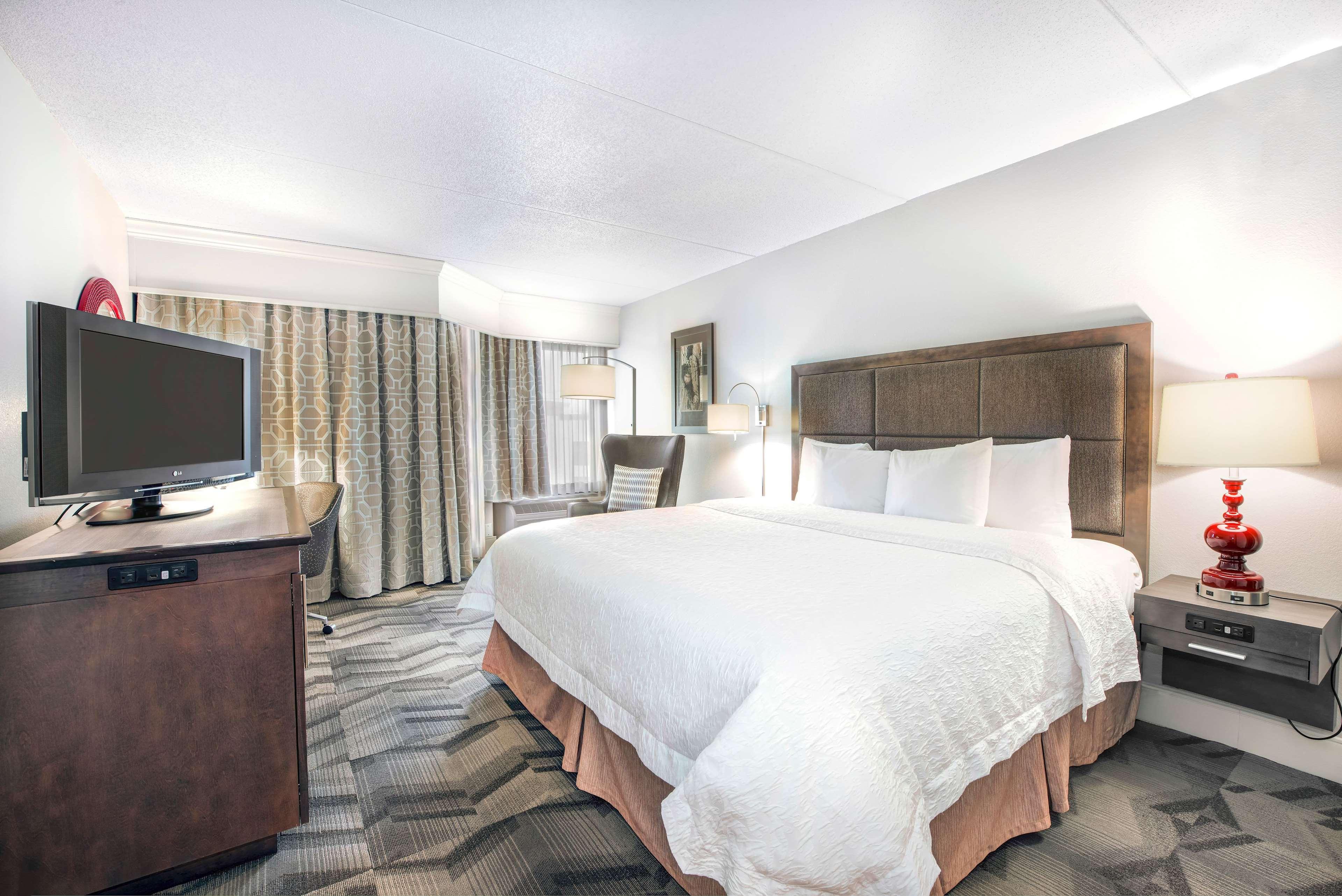 Hampton Inn & Suites Atlanta-Galleria Смирна Экстерьер фото