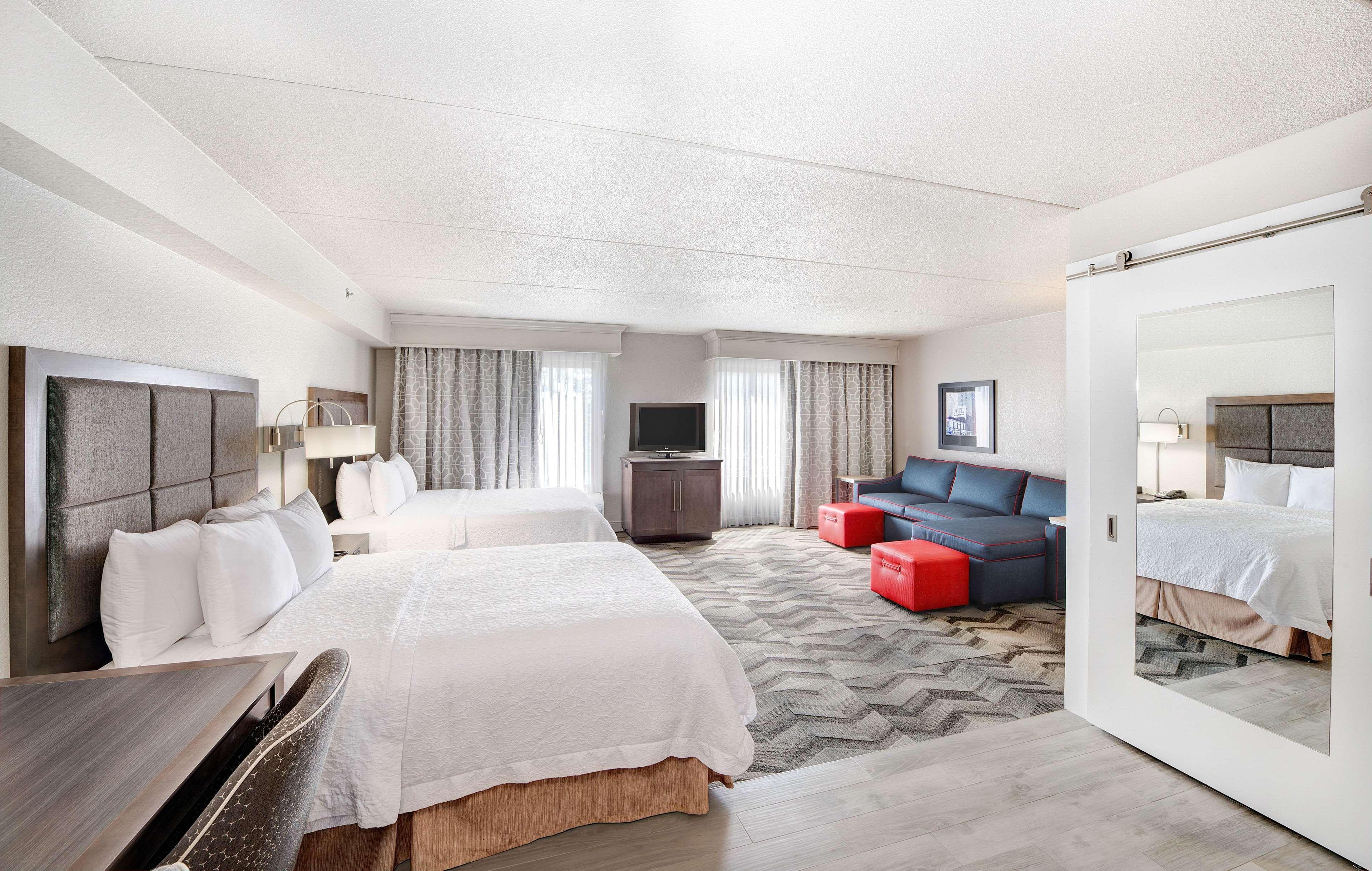 Hampton Inn & Suites Atlanta-Galleria Смирна Экстерьер фото