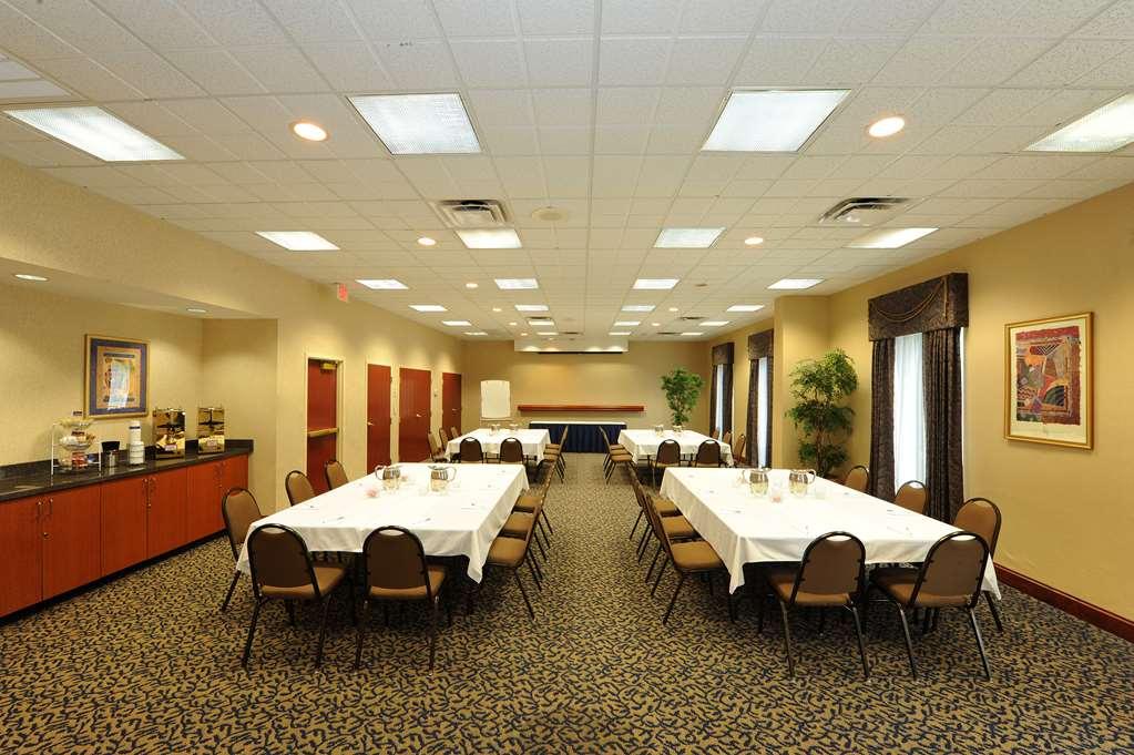 Hampton Inn & Suites Atlanta-Galleria Смирна Удобства фото