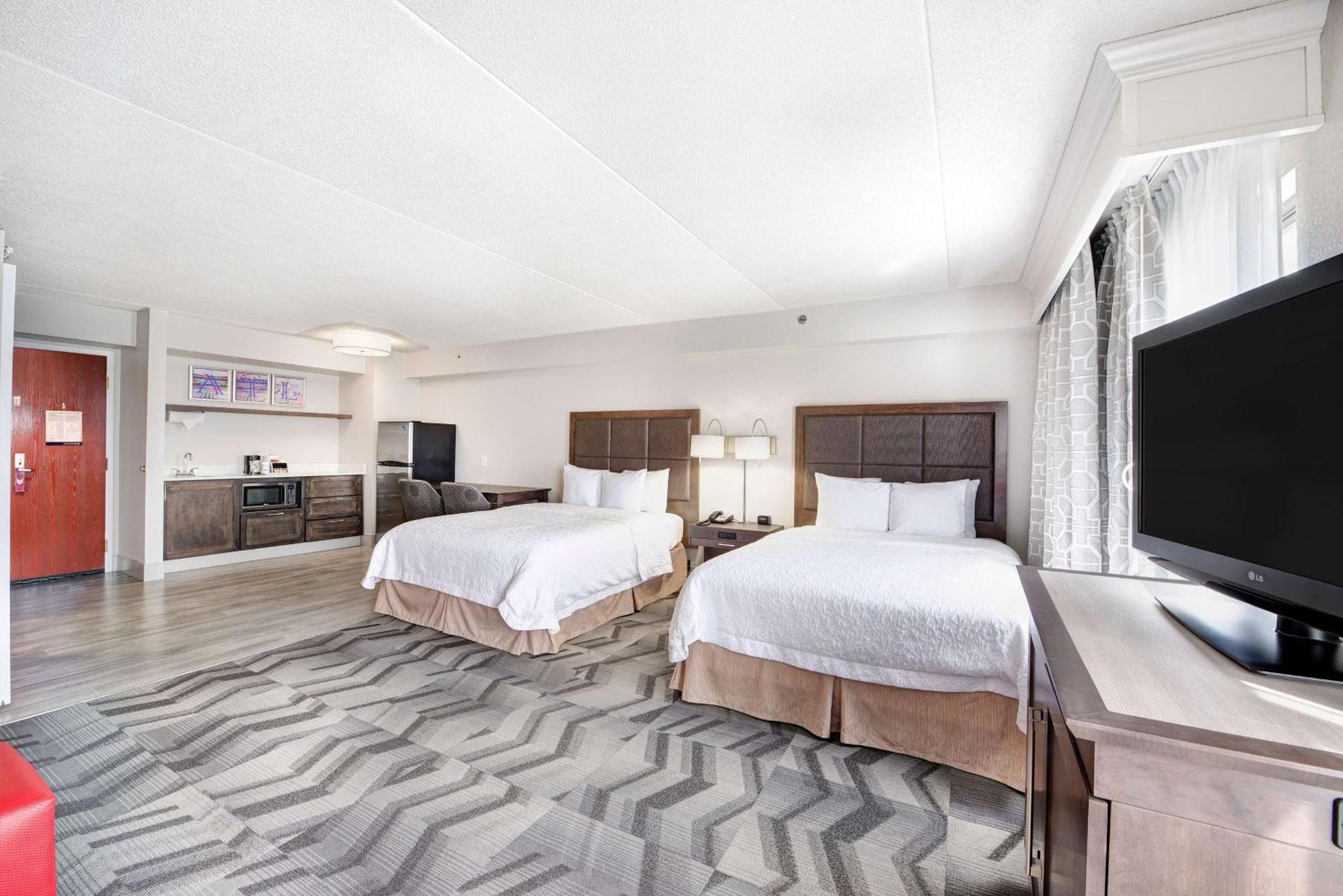 Hampton Inn & Suites Atlanta-Galleria Смирна Экстерьер фото