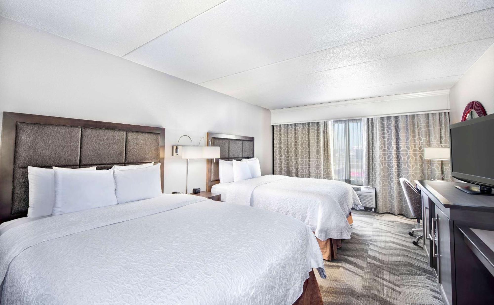 Hampton Inn & Suites Atlanta-Galleria Смирна Экстерьер фото