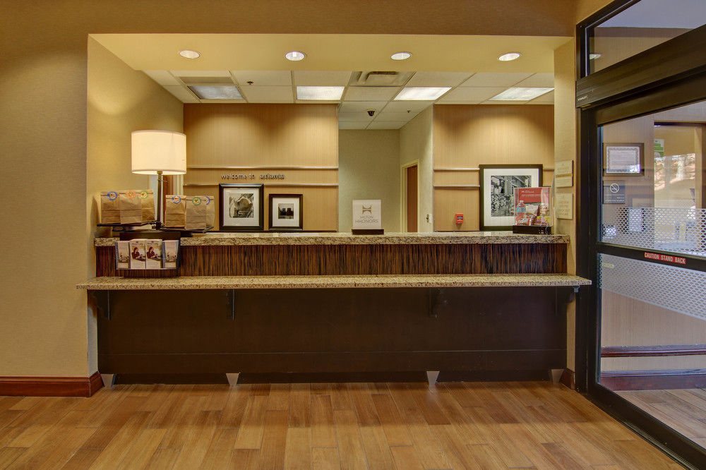 Hampton Inn & Suites Atlanta-Galleria Смирна Экстерьер фото